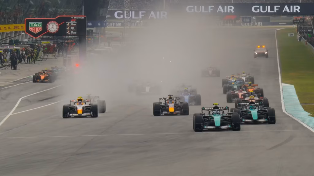 race start bahrain 26